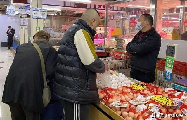 鸡蛋几近1元/个，供应不足叠加饲料成本走高，蛋价“高烧”不退